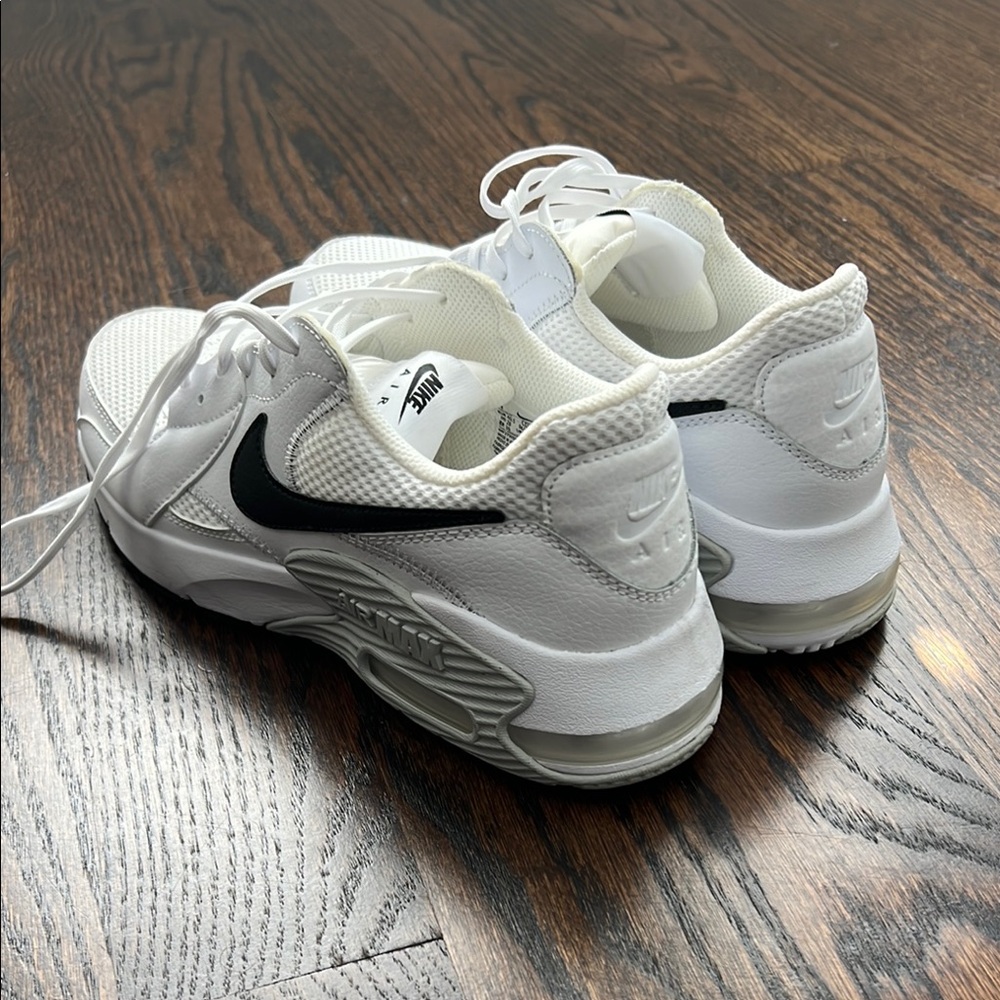 Nike AirMax 90 Women’s Size 9